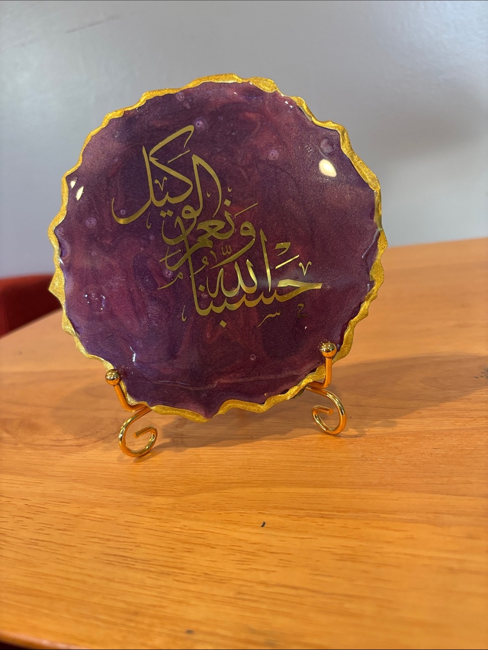 Handcrafted Purple Resin Home Art Plate with Gold Calligraphy